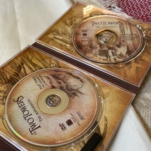 Lord of the Rings The Two Towers special extended edition 4 DVD set booklet - Picture 5 of 9